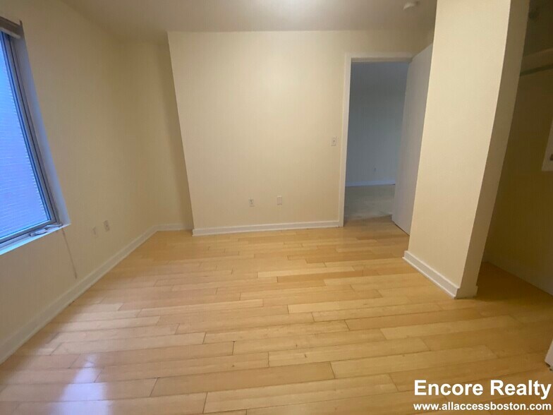 Building Photo - 40 Boylston St