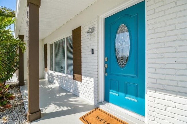 Building Photo - 3922 Fontainebleau Dr