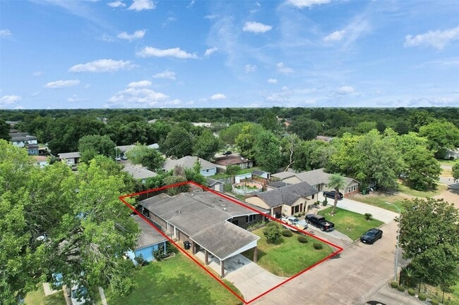 Building Photo - 5627 Southbrook Dr