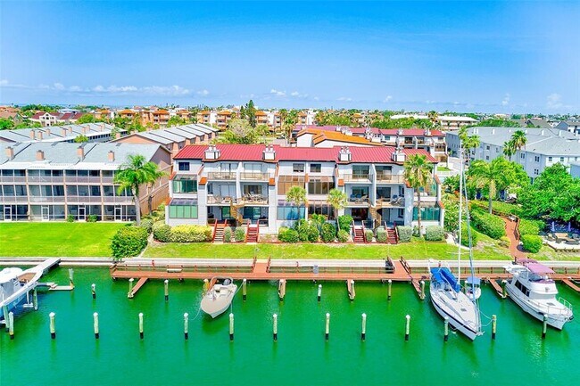 Building Photo - 557 Pinellas Bayway S