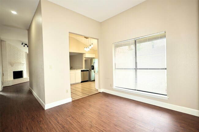 Building Photo - 21219 Park Mt Dr