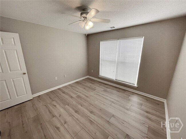 Building Photo - 322 Laurel Hill Cir