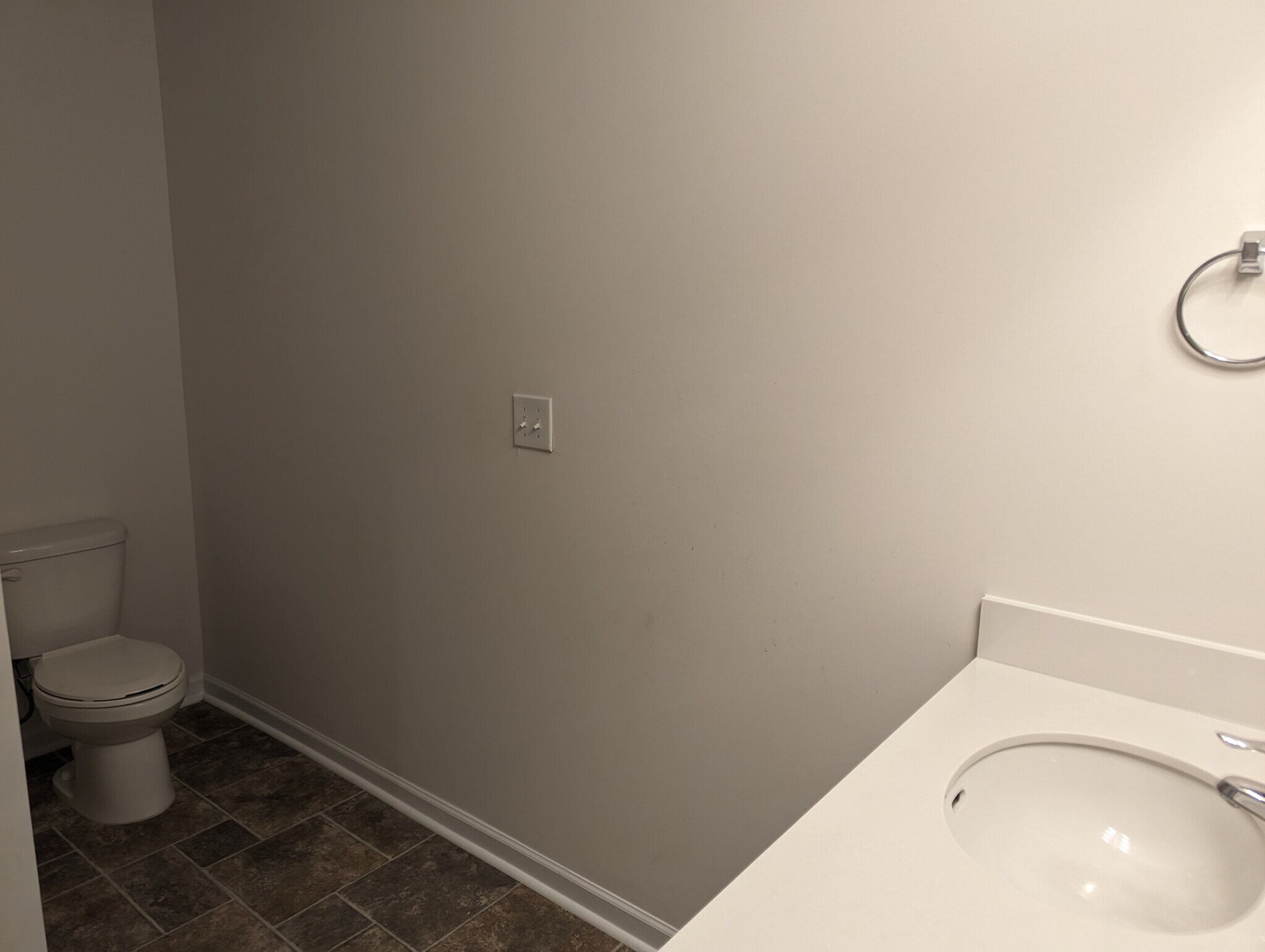 Building Photo - Room in Townhome on Guildford Hill Ln