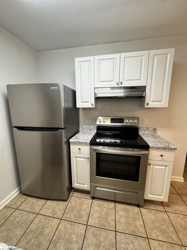 Building Photo - 2738 W Tharpe St