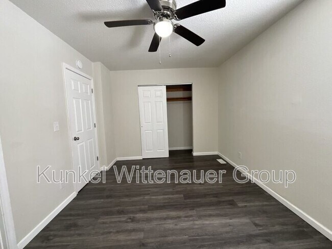 Building Photo - 19 Twin Oaks Dr