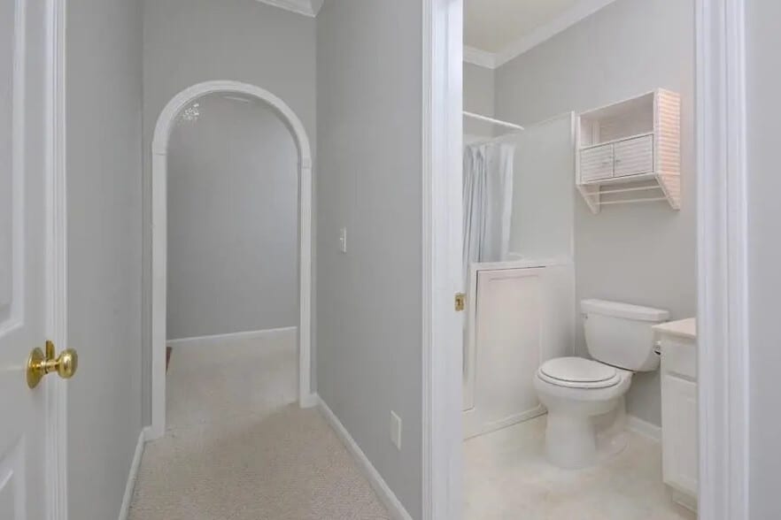 Building Photo - Room in House on Latta Cir