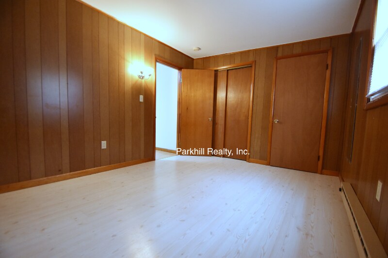 Building Photo - 20 Oakwood Dr