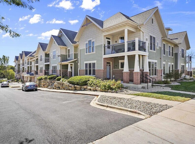 Building Photo - 8253 Mayo Dr