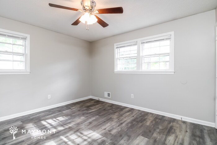 Building Photo - 2104 Hillbeck Dr