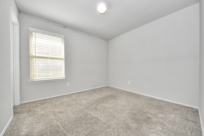 Building Photo - 23431 Harrow Fld Ln