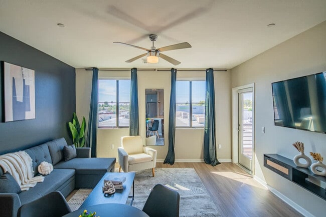 Building Photo - 730 E Marlette Ave