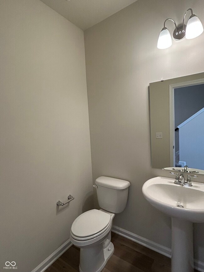 Building Photo - 9755 Behner Dr