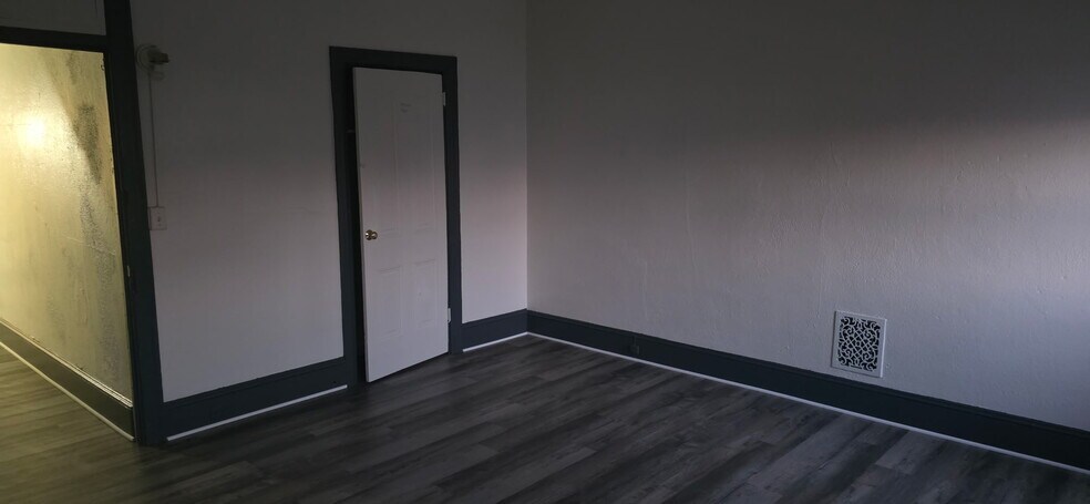 Building Photo - 68 N 13th St