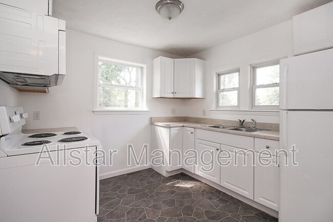 Building Photo - 736 Bettes Ave