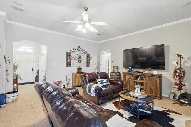 Building Photo - 108 Shumard Dr