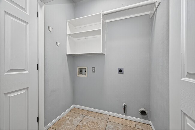 Building Photo - 18407 Maple Mill Dr