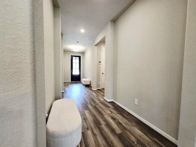 Building Photo - 17106 Plover Rock Trl