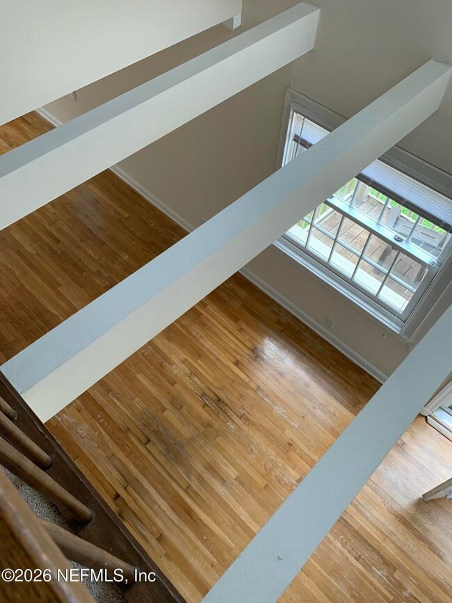 Building Photo - 842 Cedar St