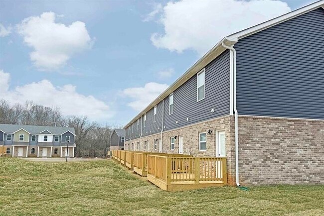 Building Photo - 1115 Hillwood Dr