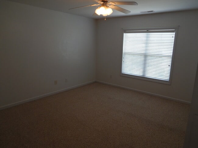 Building Photo - End Unit 3 Bedroom/3 Bath in Saylor's Watc...