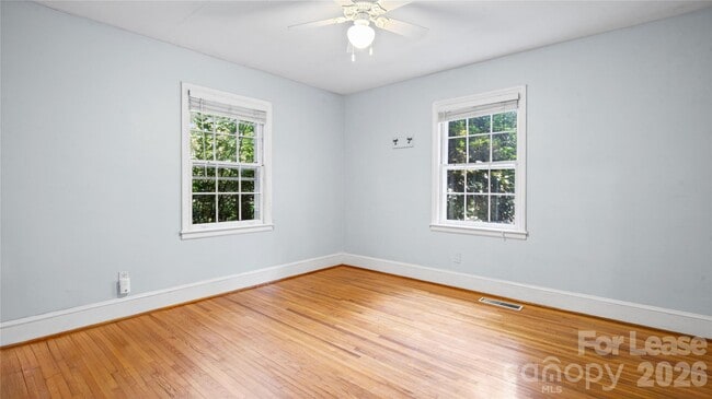 Building Photo - 2126 Arnold Dr