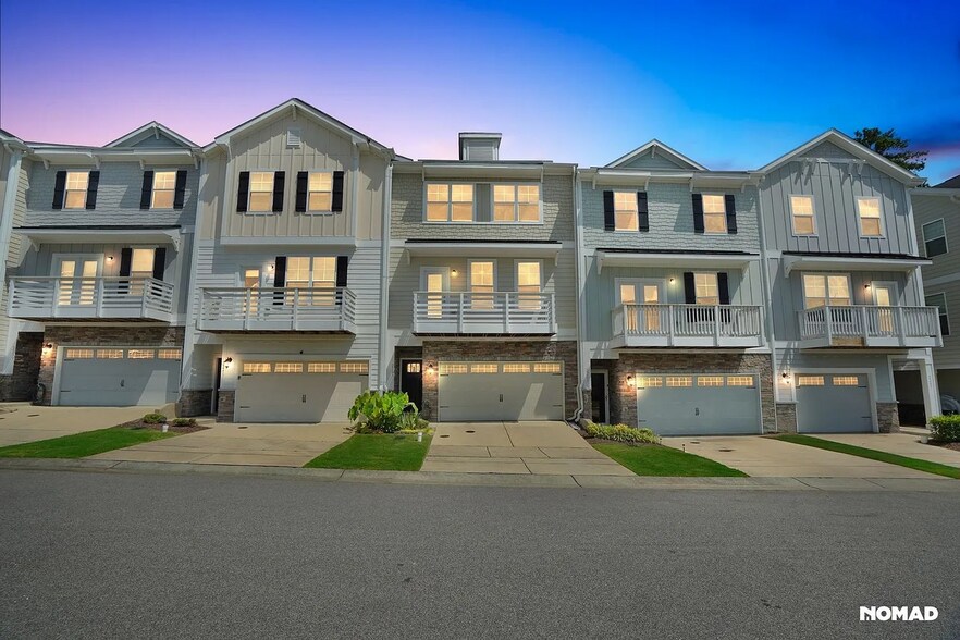 Building Photo - 2230 Chattering Lory Ln