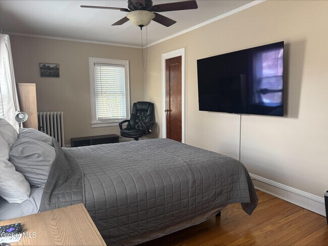 Building Photo - 186 S Allen St