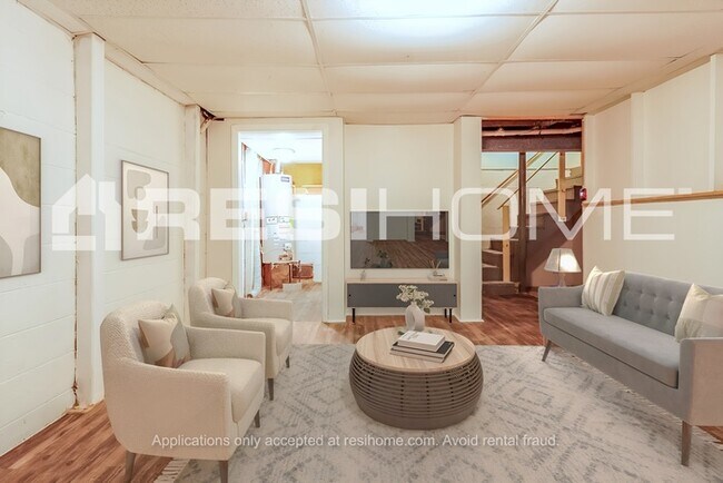 Building Photo - 824 Ridge Ln Dr