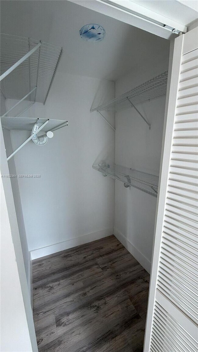 Building Photo - 935 Jefferson Ave