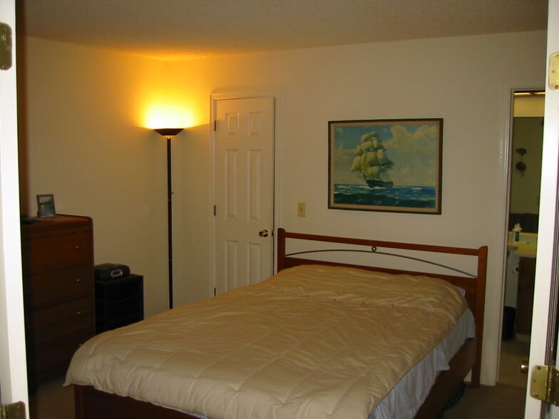 Building Photo - 4883 White Rock Cir