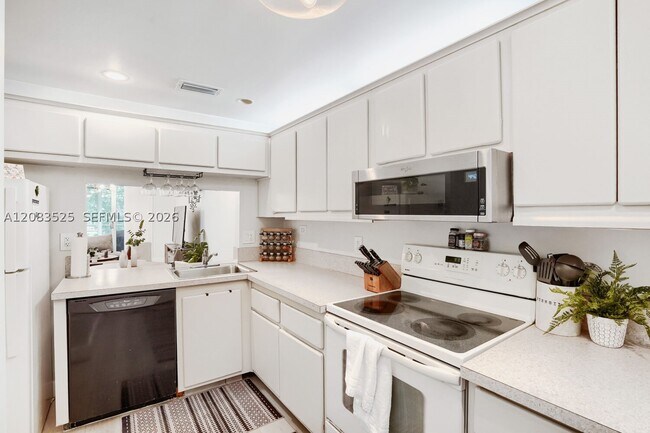 Building Photo - 9311 Orange Grove Dr