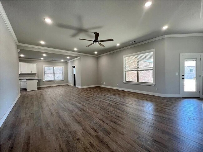 Building Photo - 3309 SW Stoneway Ave