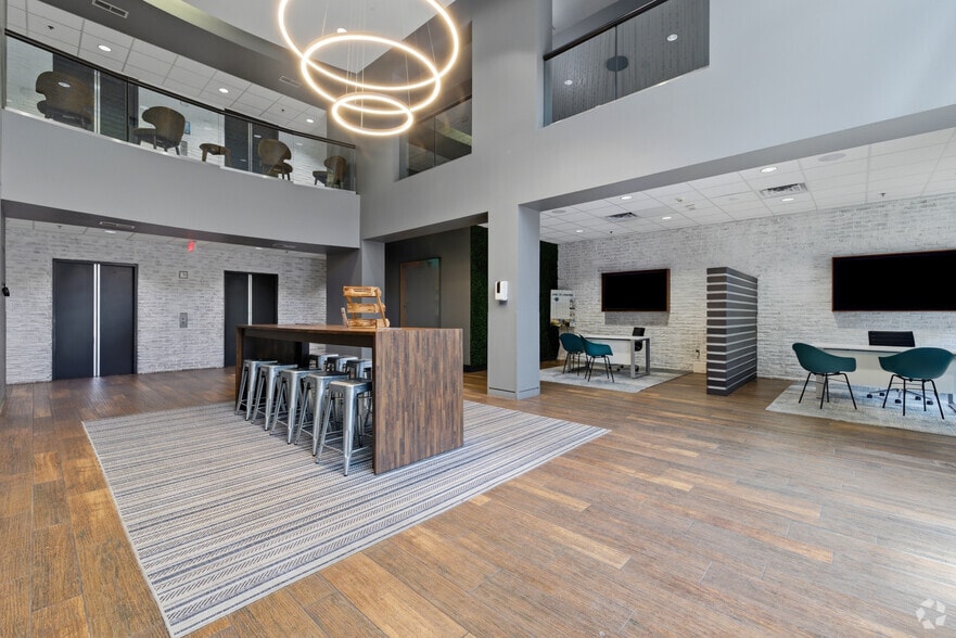 Lobby Photo - 12 North