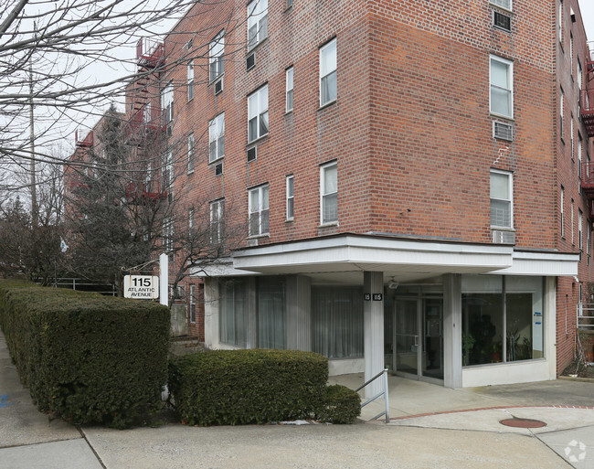 Building Photo - Garden City Border Apartments