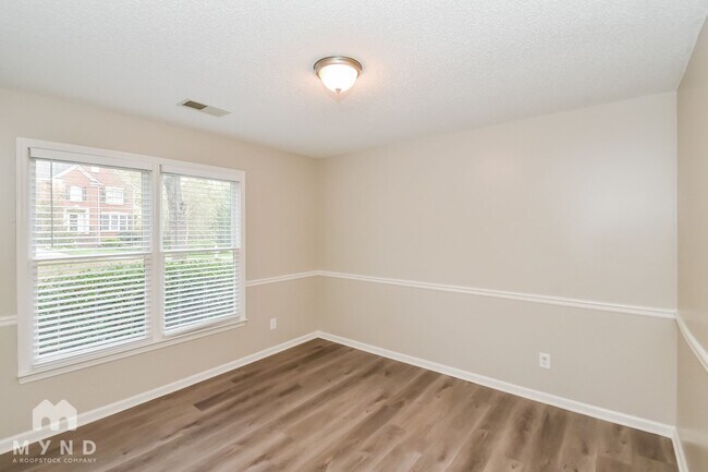 Building Photo - 103 Creekside Dr