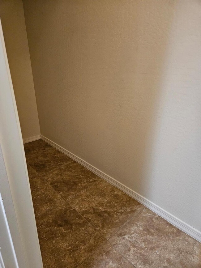 Building Photo - 2204 W Le Marche Ave