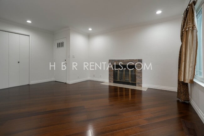 Building Photo - Single Story Charming 3-Bedroom Pleasanton Home Now MOVE IN Ready!