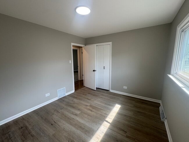 Building Photo - 14811 Minerva Ave