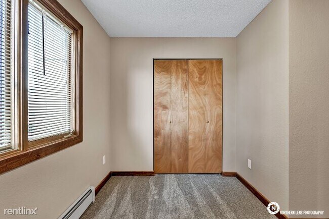 Building Photo - 8807 Washburn St