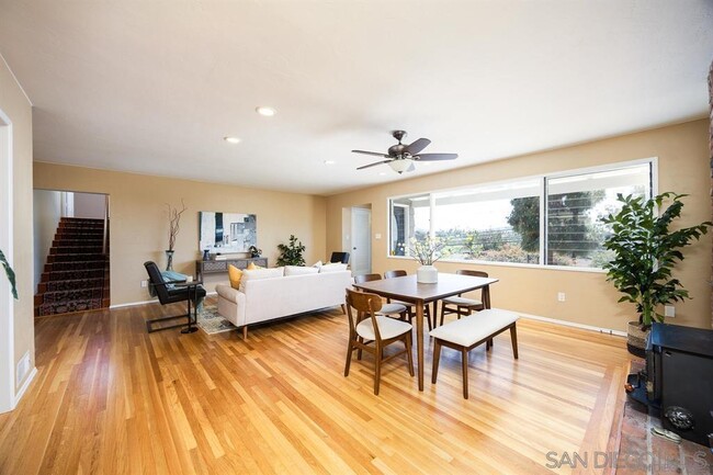 Building Photo - 8810 Mariposa St