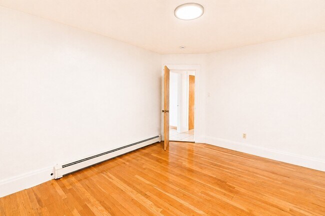 Building Photo - 53 Sycamore St