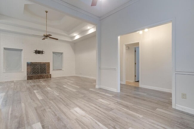 Building Photo - Beautiful 3 Bed, 2 Bath Home in Well Established Holiday West Neighborhood W /Pool and Pool Servi...