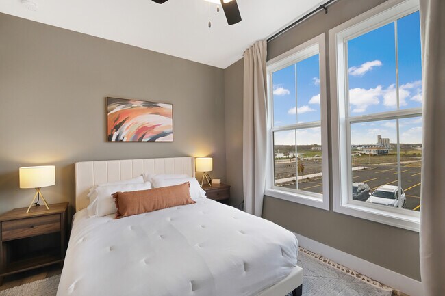 Building Photo - 214 Great Loop E Dr