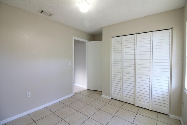 Building Photo - 4202 Sunny View Dr