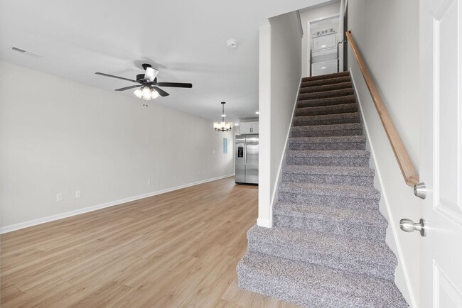 Building Photo - 1/2 off your first Months Rent! Close to downtown Clarksville & APSU! 2 Bed/2.5 Bath townhouse!