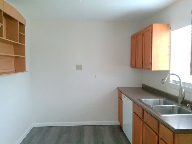 Building Photo - 2930 E Harrington Dr