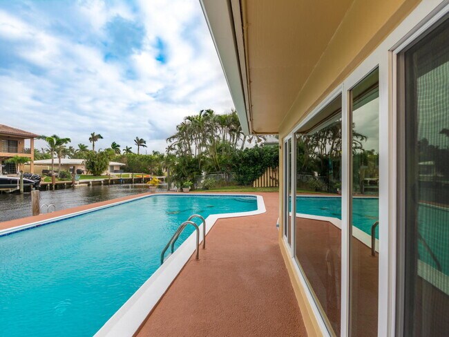 Building Photo - 4930 NE 27th Ave