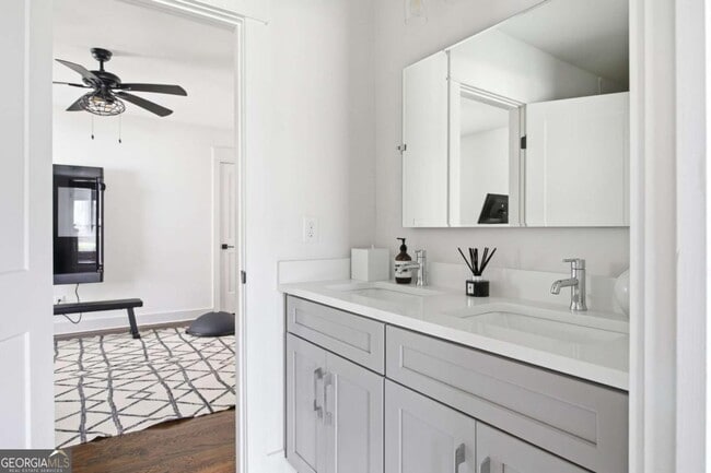 Building Photo - 318 Ashburton Ave SE