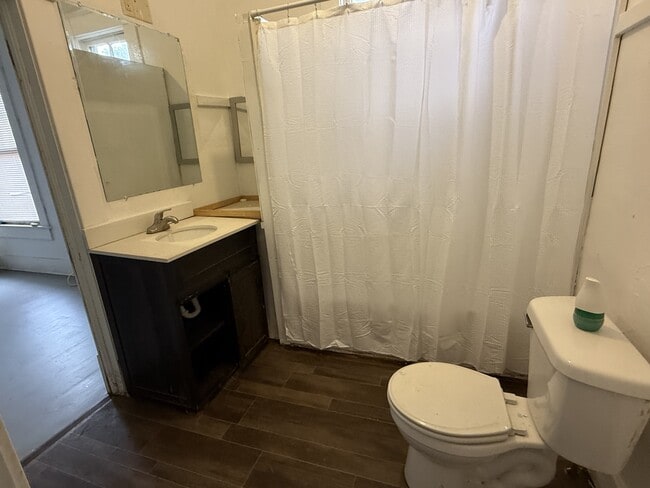 Building Photo - 2307 22nd St