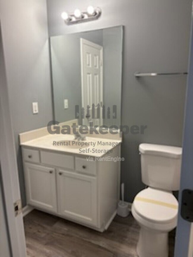 Building Photo - 6263 Shell Dr SW